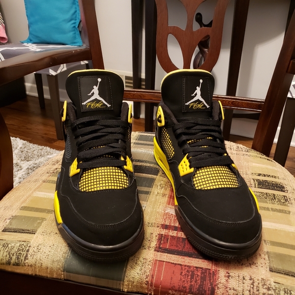 Sold....Jordan 4 Thunder size 14 - Picture 5 of 8